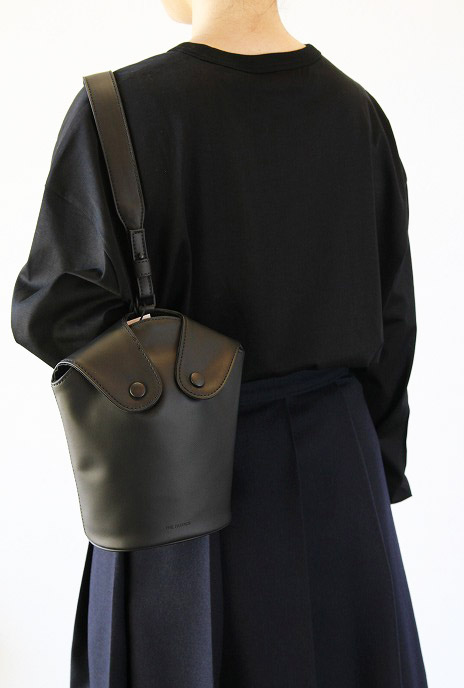THE RERACS(ザ・リラクス)ポリカシンセティックレザーボトルバッグ